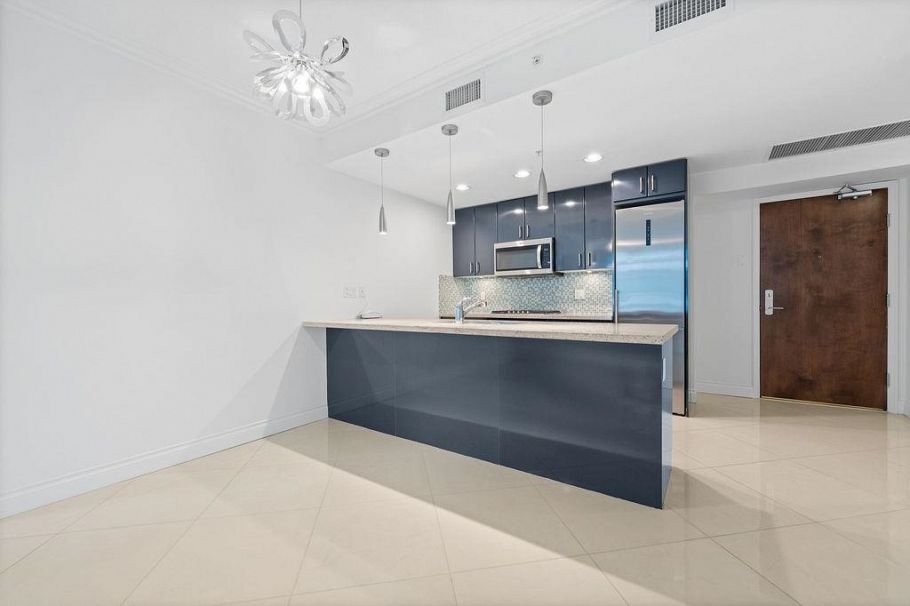 403 162 Victory Ship Way North Vancouver, BC - 7