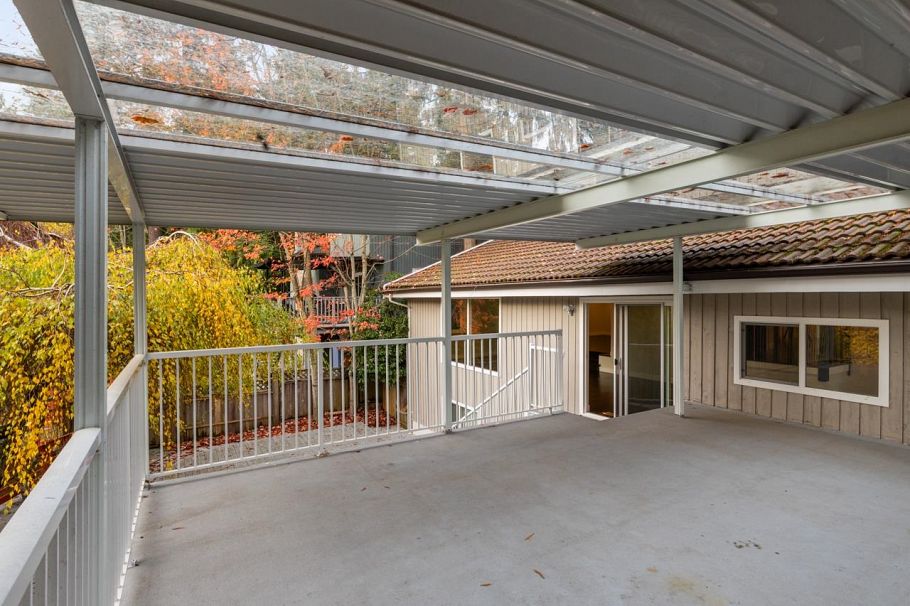 271 Montroyal Boulevard North Vancouver, BC - 19