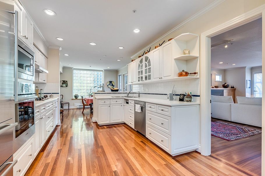 2352 W 7th Avenue Vancouver, BC - 8