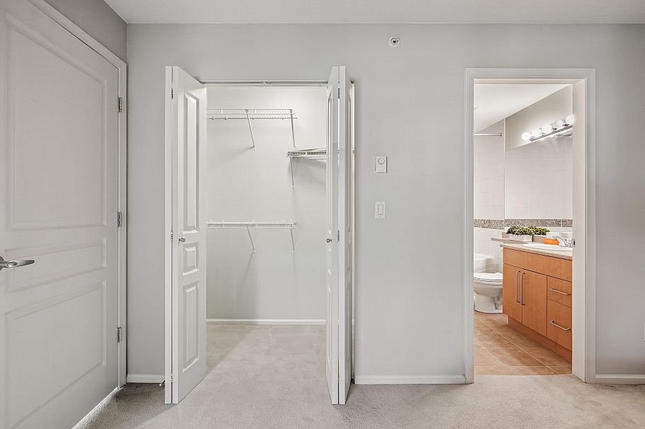 355 1100 E 29th Street North Vancouver, BC - 5