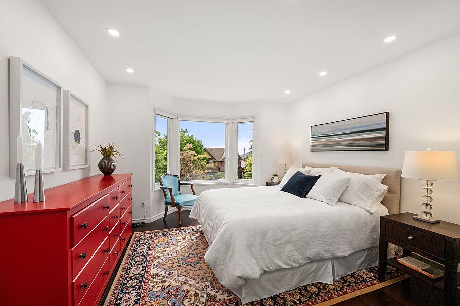 262 E 10th Street North Vancouver, BC - 17