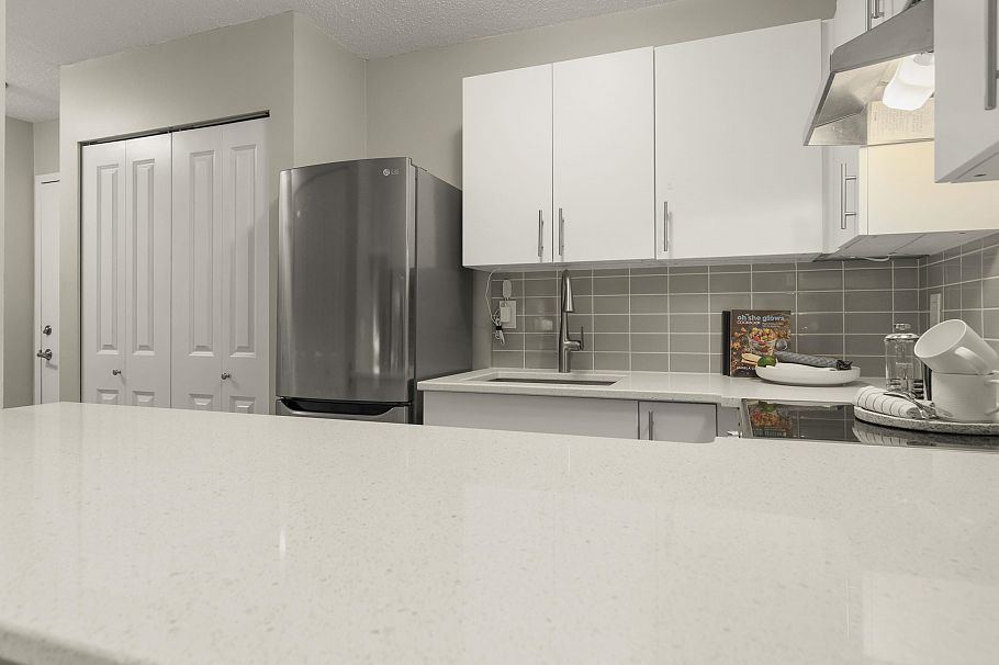 216 1990 W 6th Avenue Vancouver, BC - 15