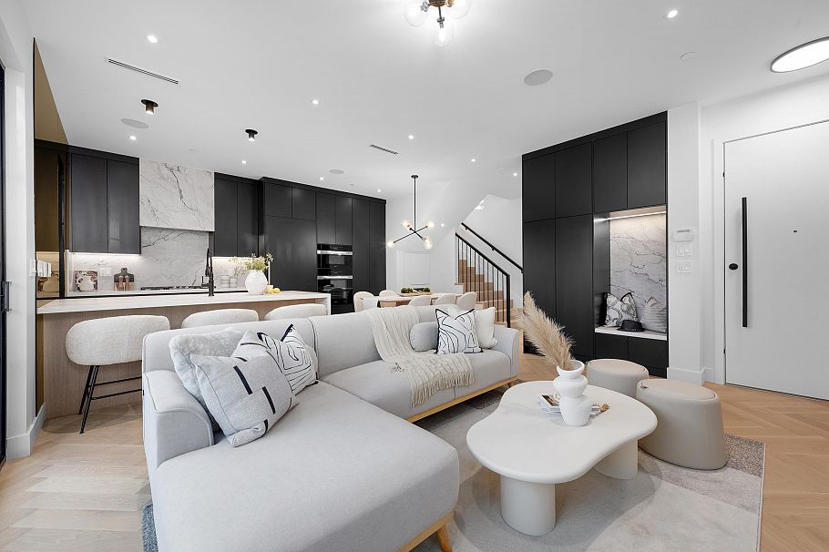 2 240 E 37th Avenue Vancouver, BC - 3