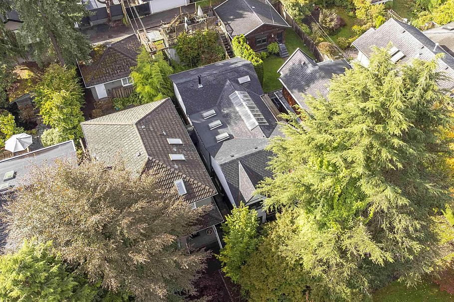 4564 W 11th Avenue Vancouver, BC - 26