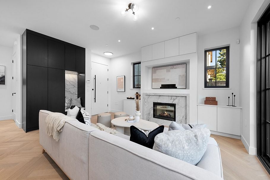 2 240 E 37th Avenue Vancouver, BC - 7