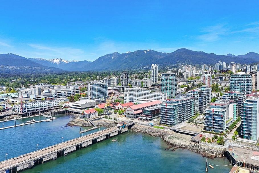 403 162 Victory Ship Way North Vancouver, BC - 40