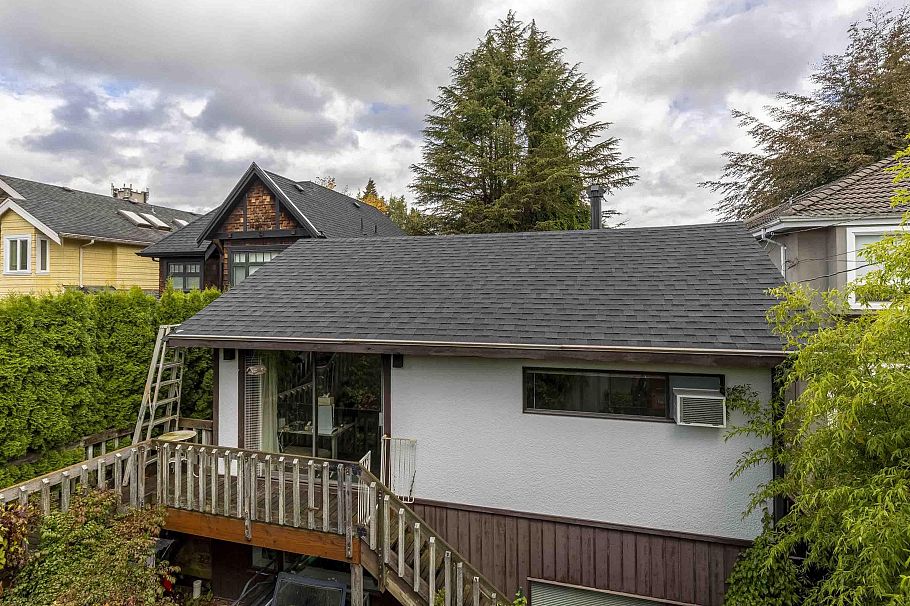 4564 W 11th Avenue Vancouver, BC - 18