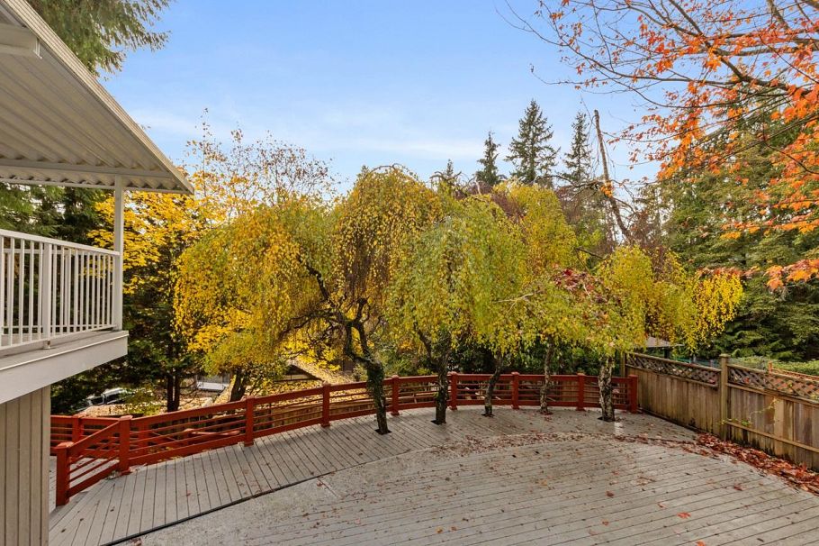 271 Montroyal Boulevard North Vancouver, BC - 22