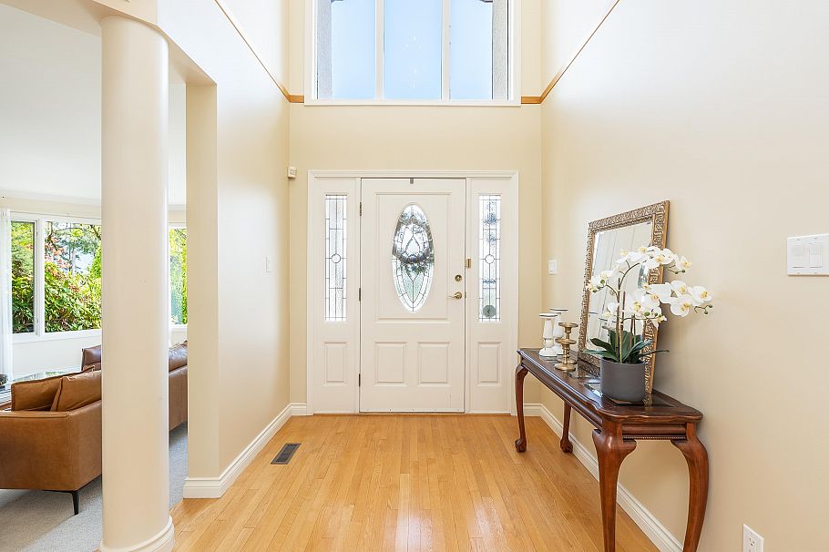 4153 Quarry Court North Vancouver, BC - 4