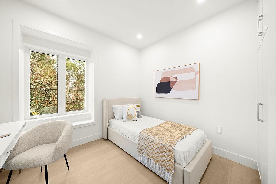 2965 Glen Drive Vancouver, BC - 21