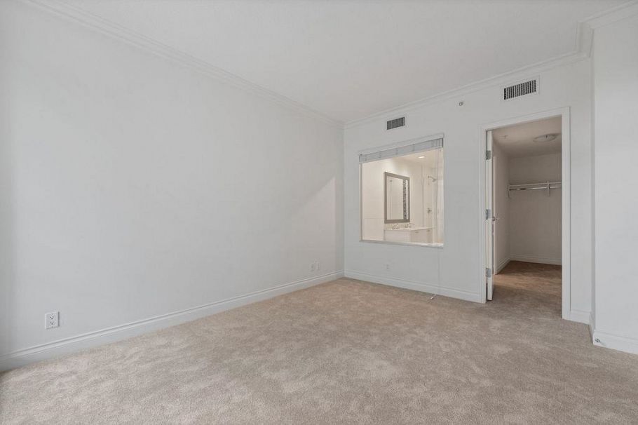 403 162 Victory Ship Way North Vancouver, BC - 26