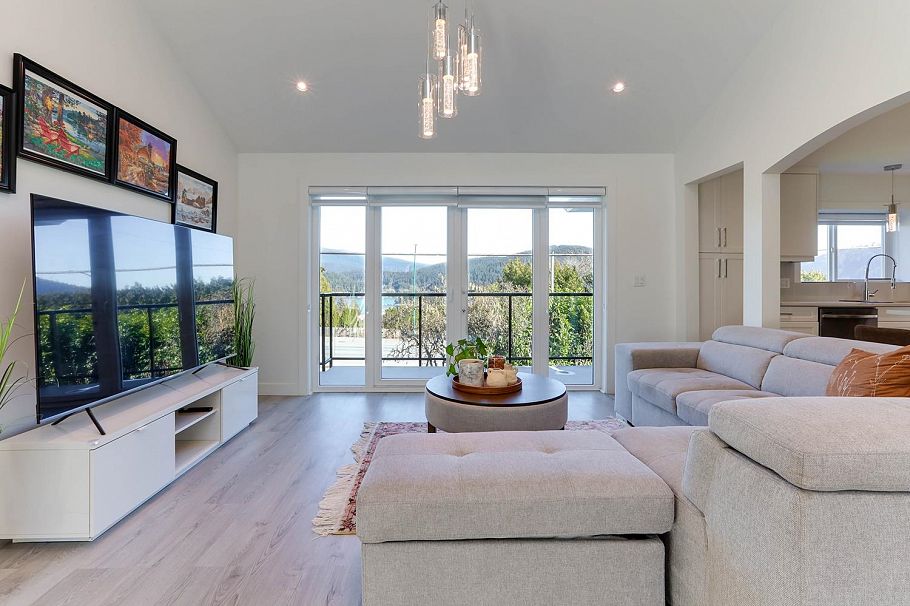 4254 Caddy Road North Vancouver, BC - 7