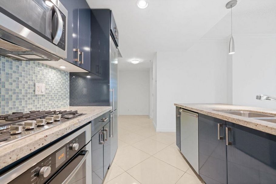 403 162 Victory Ship Way North Vancouver, BC - 17