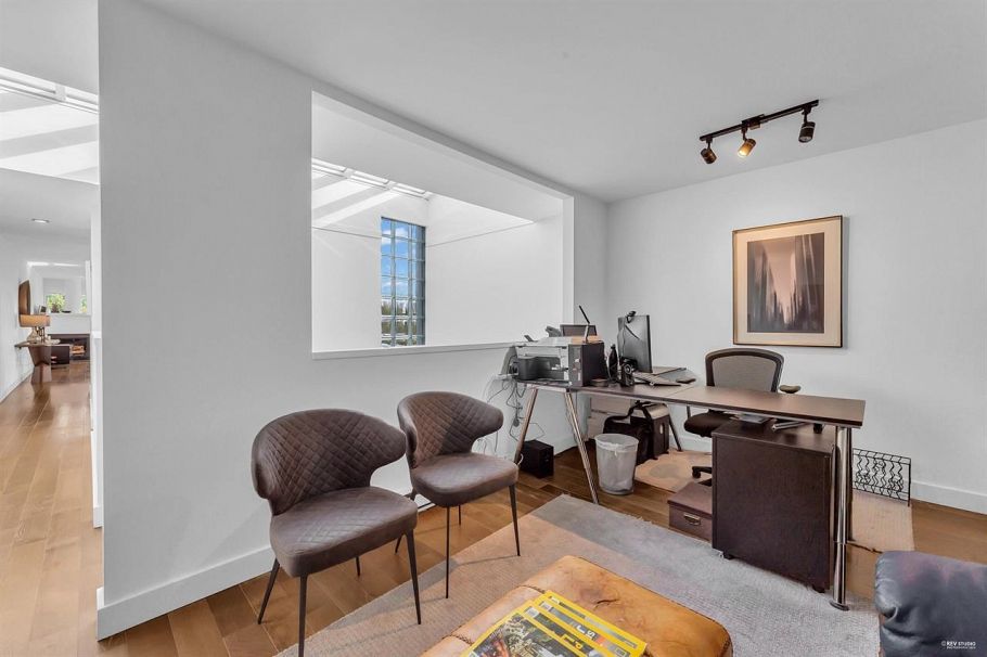 2243 Oak Street Vancouver, BC - 25