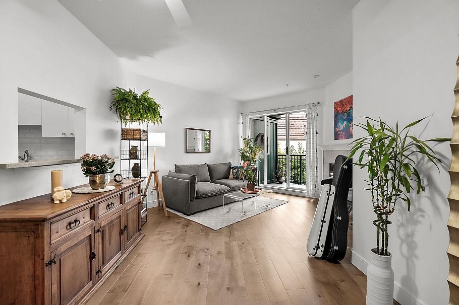 304 1928 Nelson Street Vancouver, BC - 1