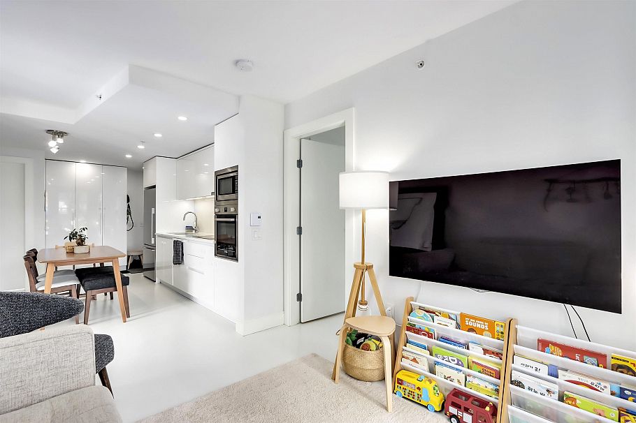 303 2239 W 7th Avenue Vancouver, BC - 9