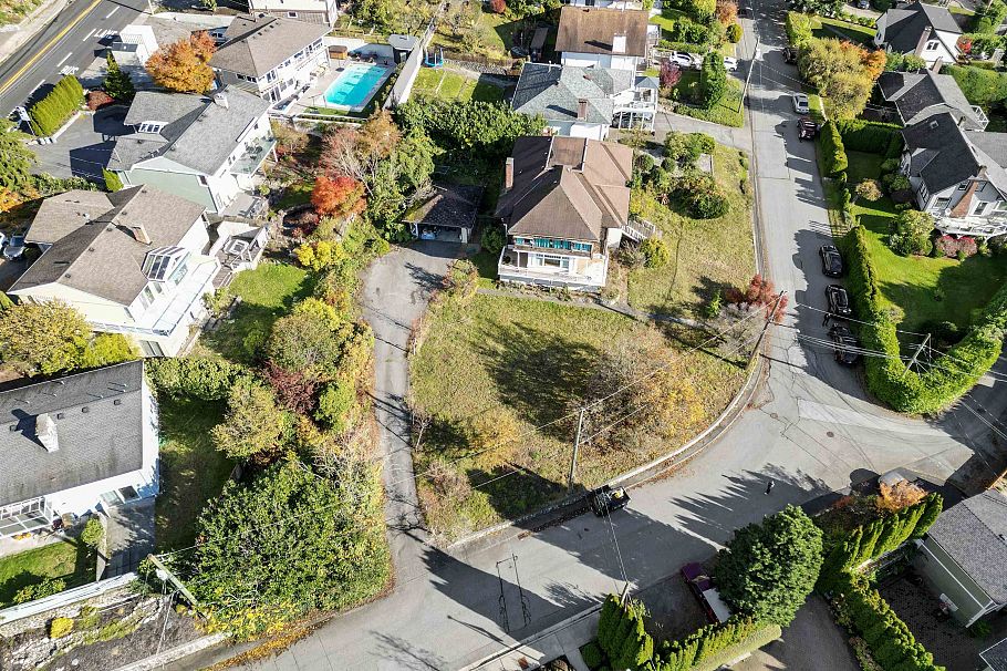 404 Somerset Street North Vancouver, BC - 7