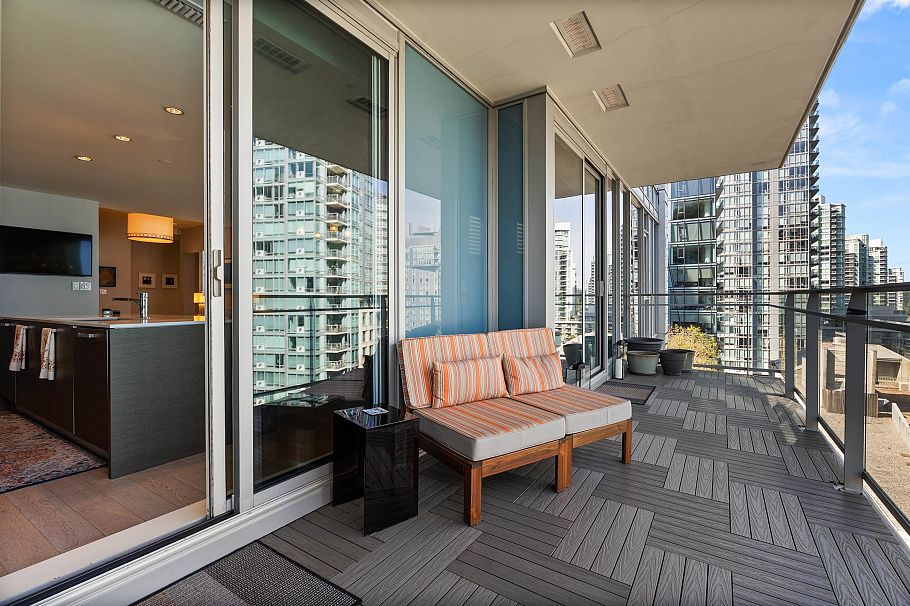 901 1409 W Pender Street Vancouver, BC - 24