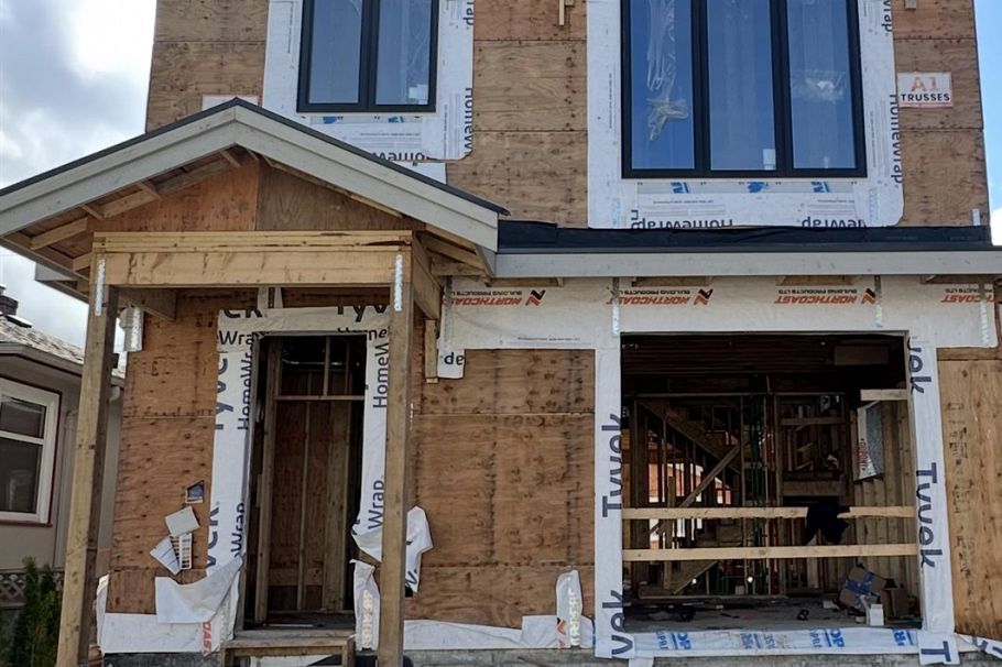 1 3310 Venables Street Vancouver, BC - 1