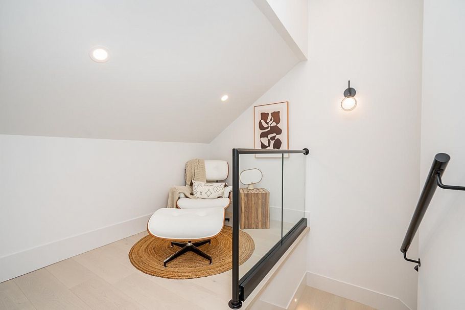 1 2460 Adanac Street Vancouver, BC - 24