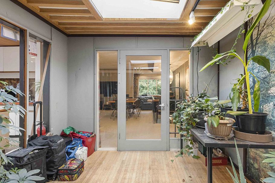 4564 W 11th Avenue Vancouver, BC - 9