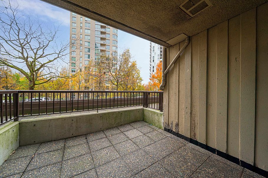 311 1040 Pacific Street Vancouver, BC - 14