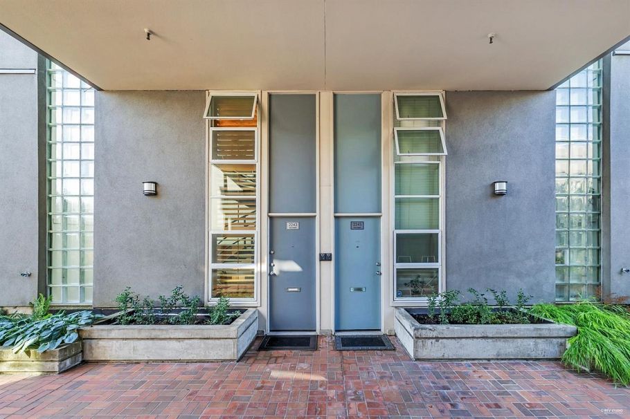 2243 Oak Street Vancouver, BC - 34