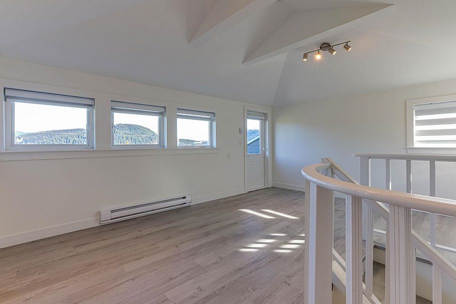 4254 Caddy Road North Vancouver, BC - 27