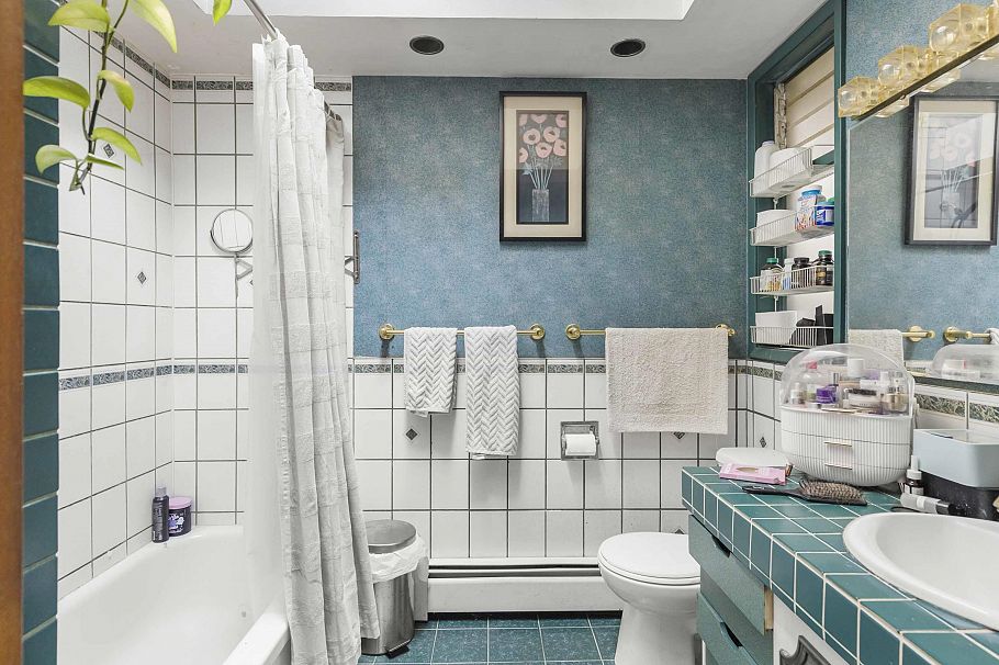 4564 W 11th Avenue Vancouver, BC - 16