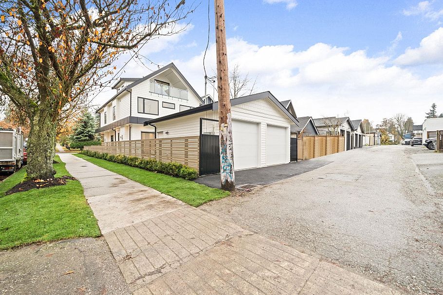 2965 Glen Drive Vancouver, BC - 34