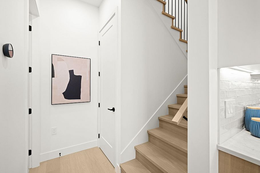 2965 Glen Drive Vancouver, BC - 10