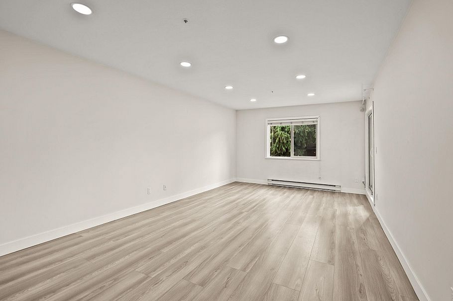 203 1615 Frances Street Vancouver, BC - 4