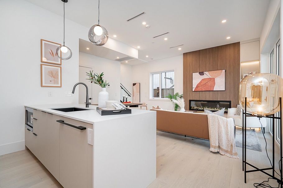 1 2460 Adanac Street Vancouver, BC - 11