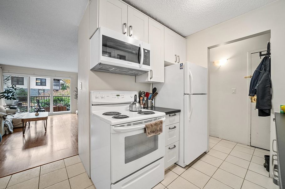 229 2033 Triumph Street Vancouver, BC - 10