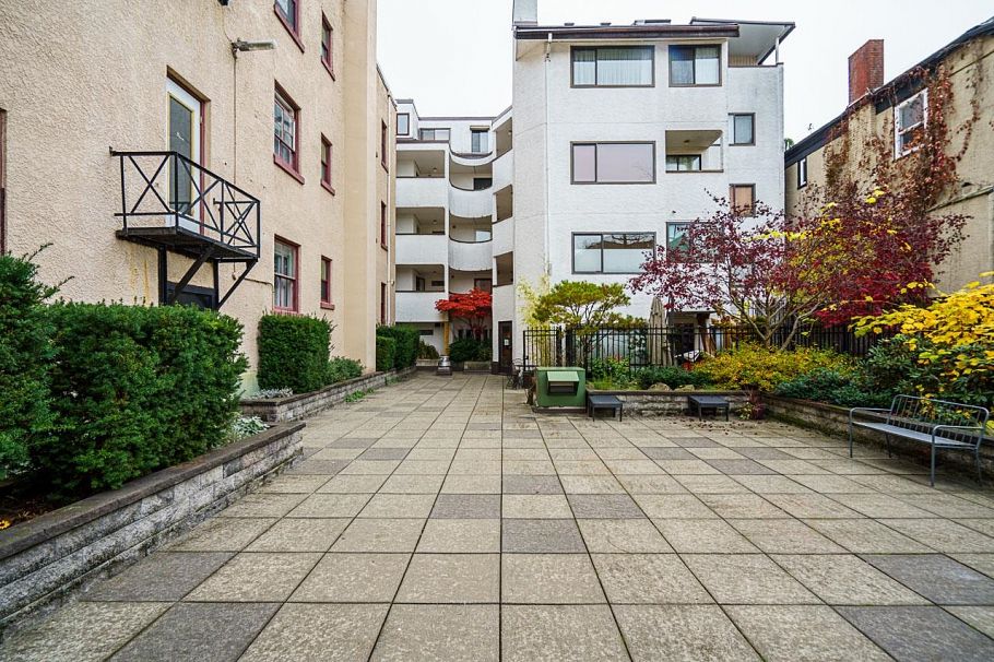 302 936 Bute Street Vancouver, BC - 32
