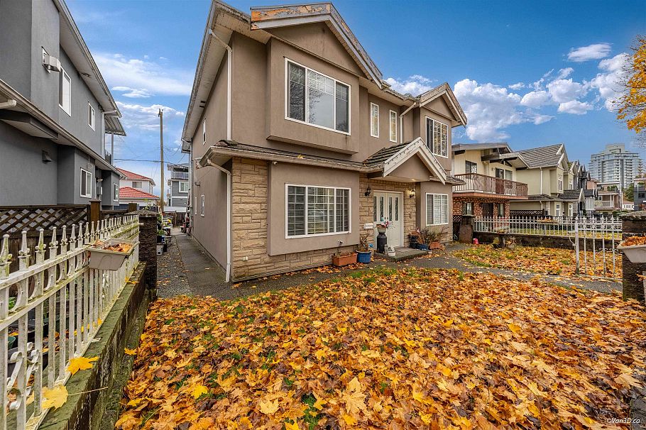 5093 Highgate Street Vancouver, BC - 3