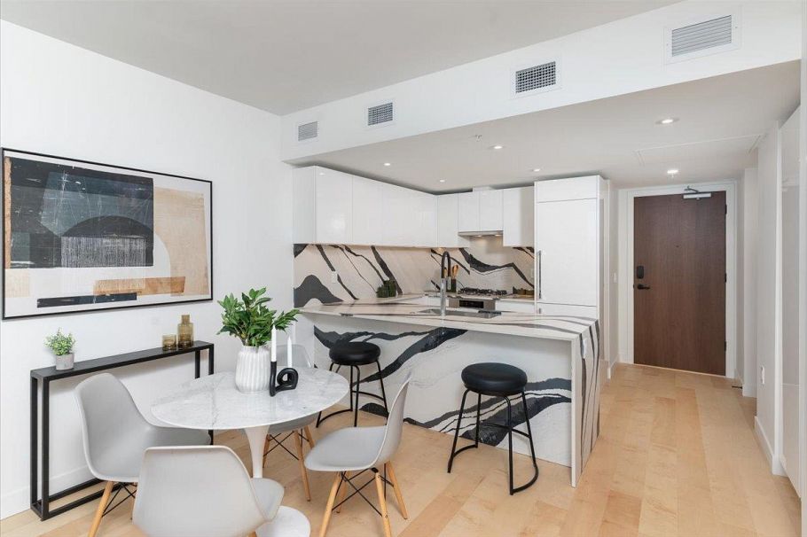 1004 135 E 13th Street North Vancouver, BC - 7