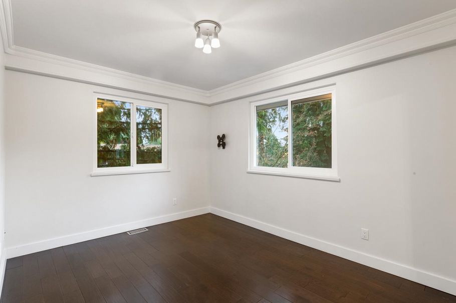 271 Montroyal Boulevard North Vancouver, BC - 14