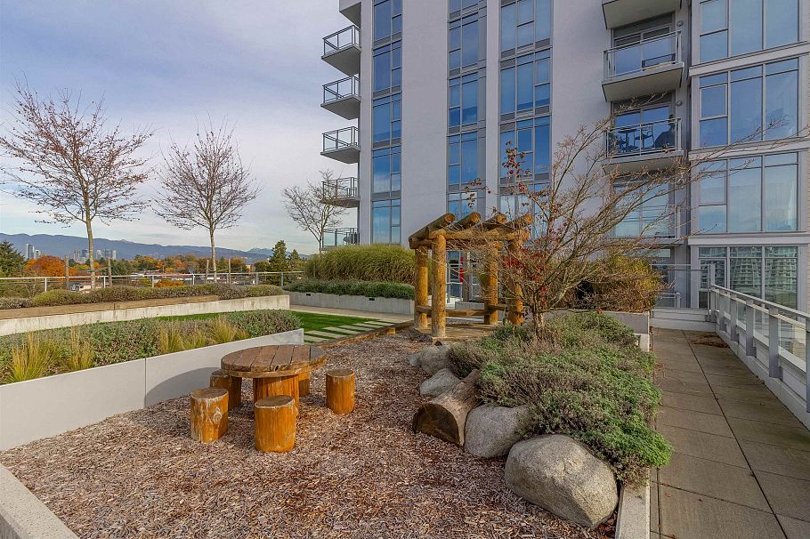 302 2435 Kingsway Vancouver, BC - 30