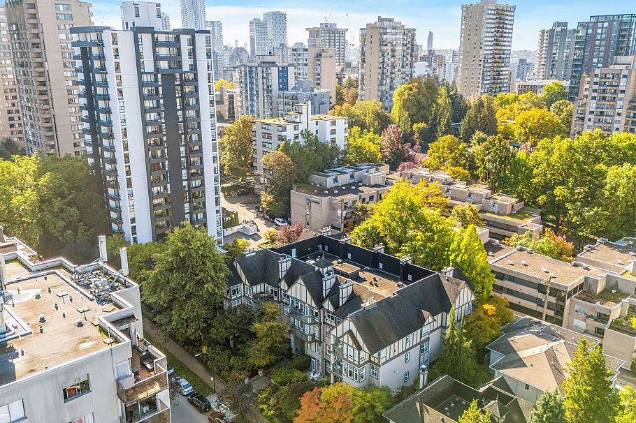 207 1388 Nelson Street Vancouver, BC - 22