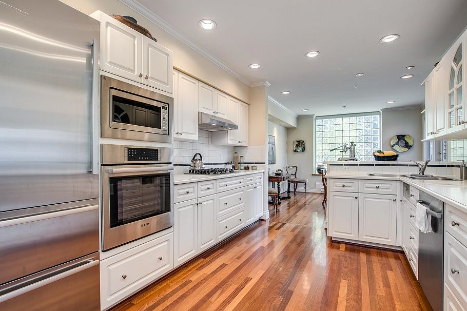 2352 W 7th Avenue Vancouver, BC - 9