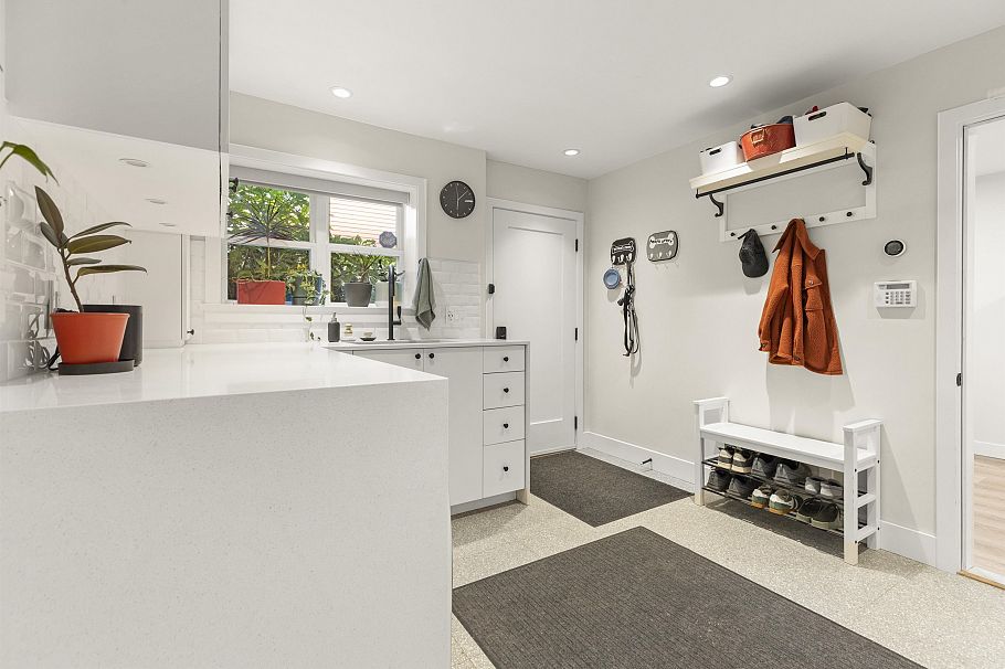 1676 Victoria Drive Vancouver, BC - 34