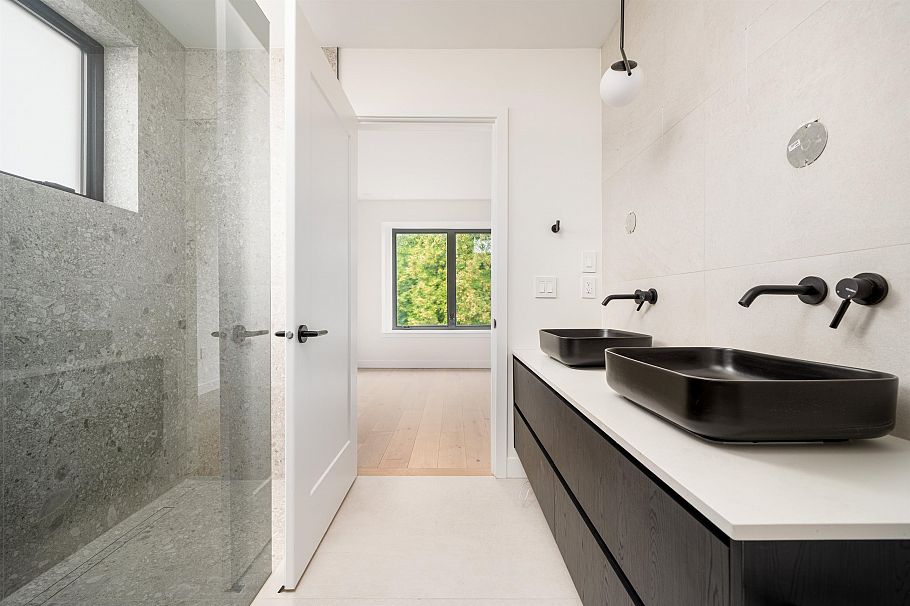 8088 Laurel Street Vancouver, BC - 9