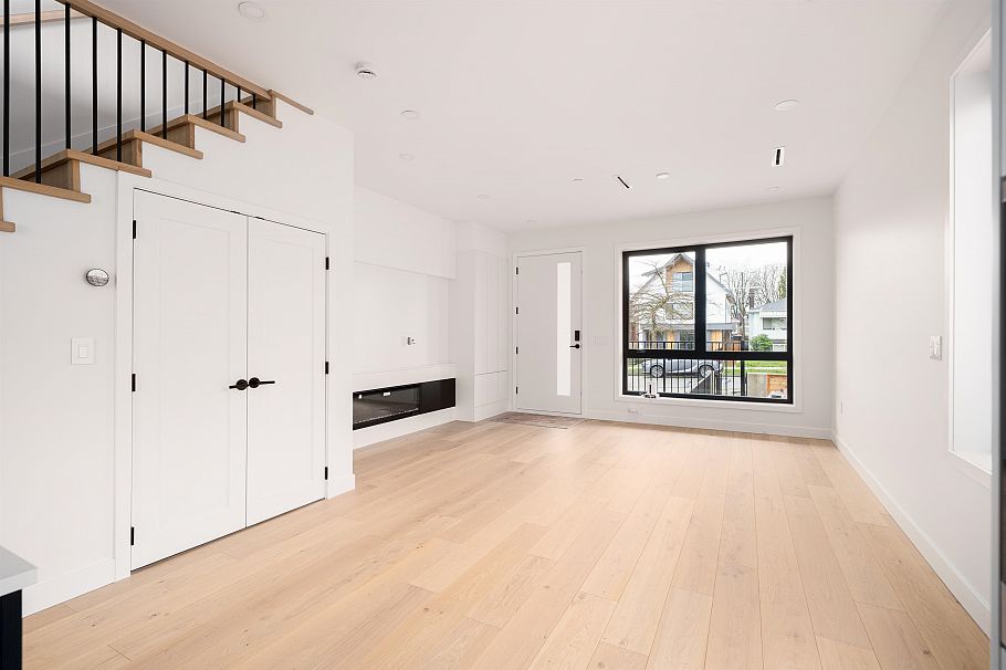 8088 Laurel Street Vancouver, BC - 4