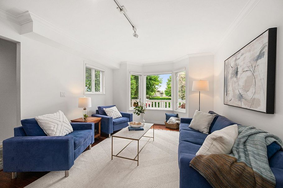 262 E 10th Street North Vancouver, BC - 4