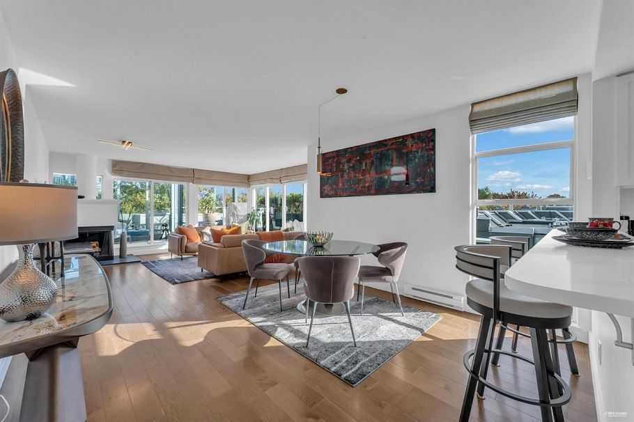 2243 Oak Street Vancouver, BC - 8