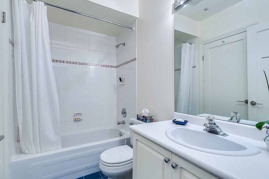 2352 W 7th Avenue Vancouver, BC - 30