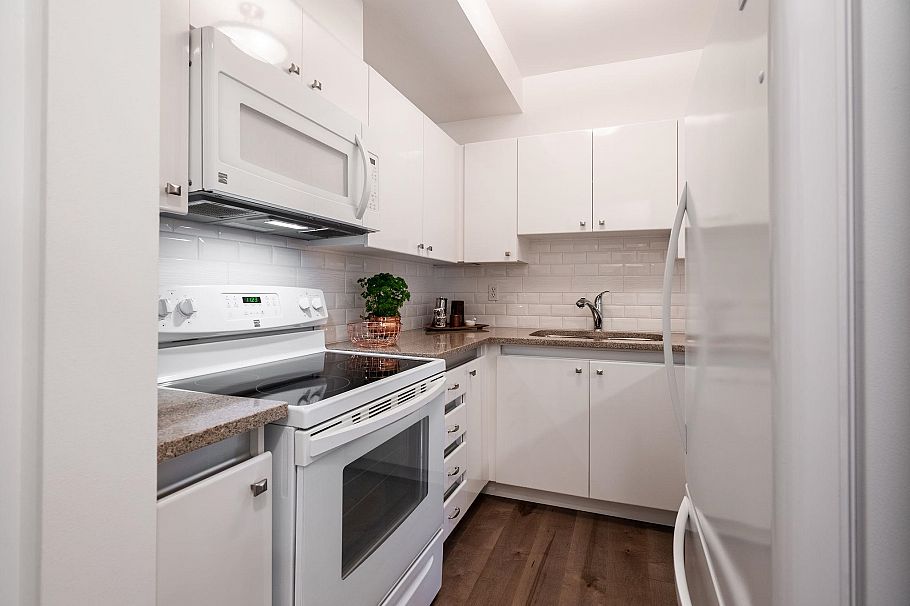 304 1928 Nelson Street Vancouver, BC - 12