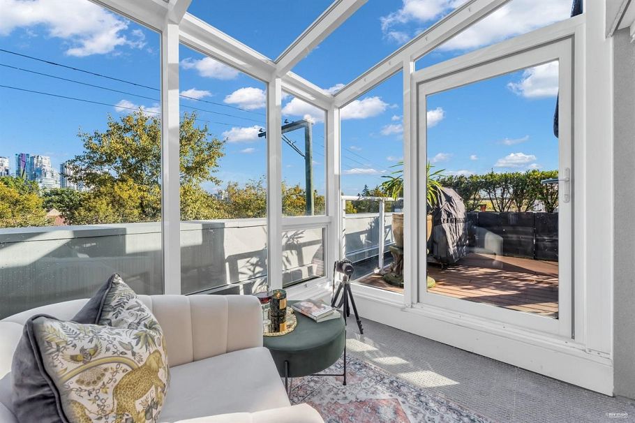 2243 Oak Street Vancouver, BC - 15