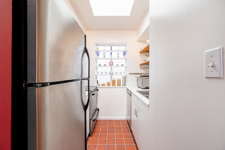 304 592 W 16th Avenue Vancouver, BC - 16